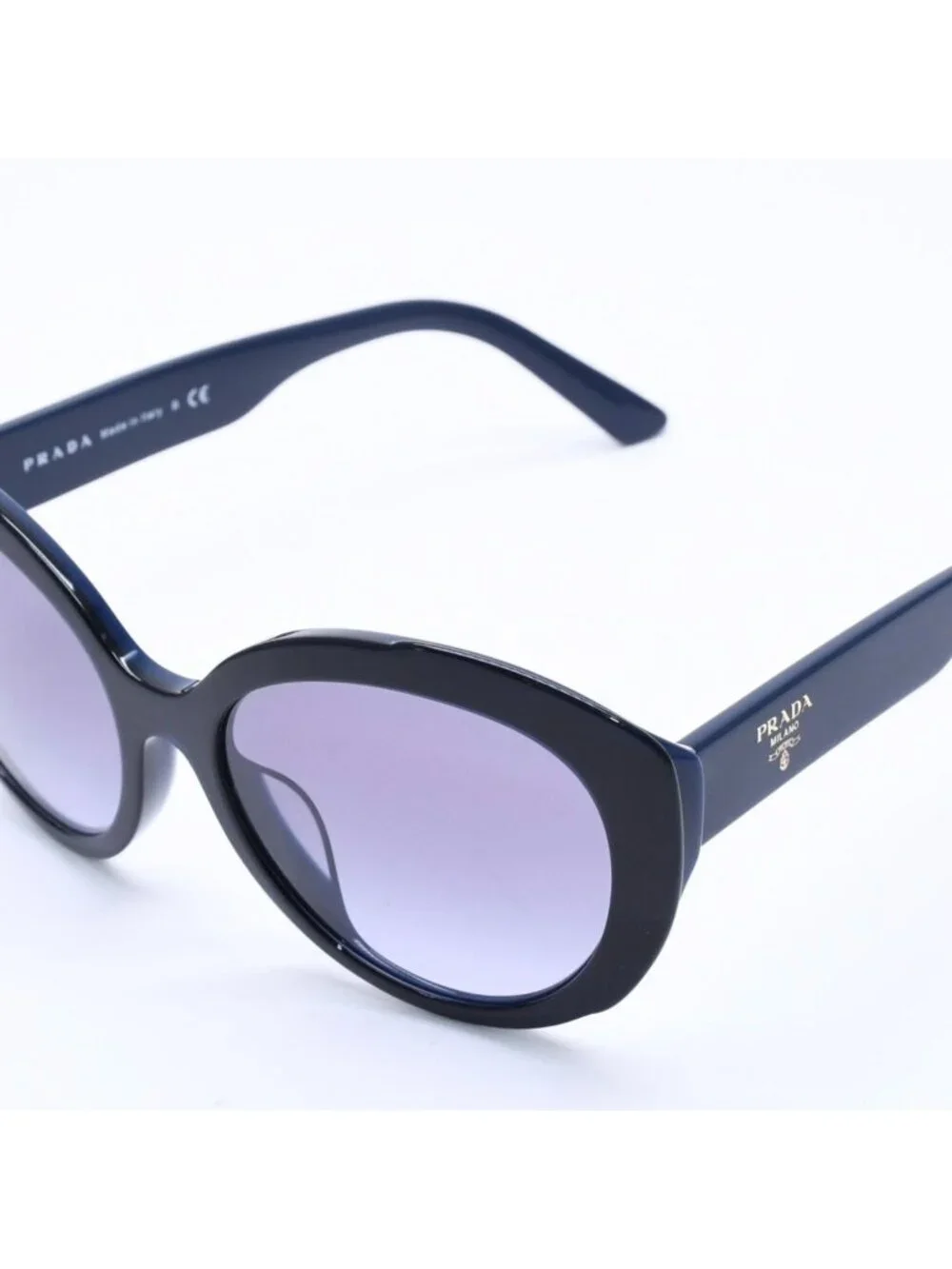 Prada this authentic